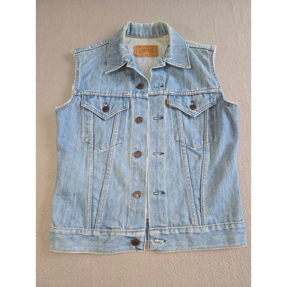 Levi Strauss Denim Vest Youth 16 Light Wash Orange Tab 70704-0613 Vintage USA